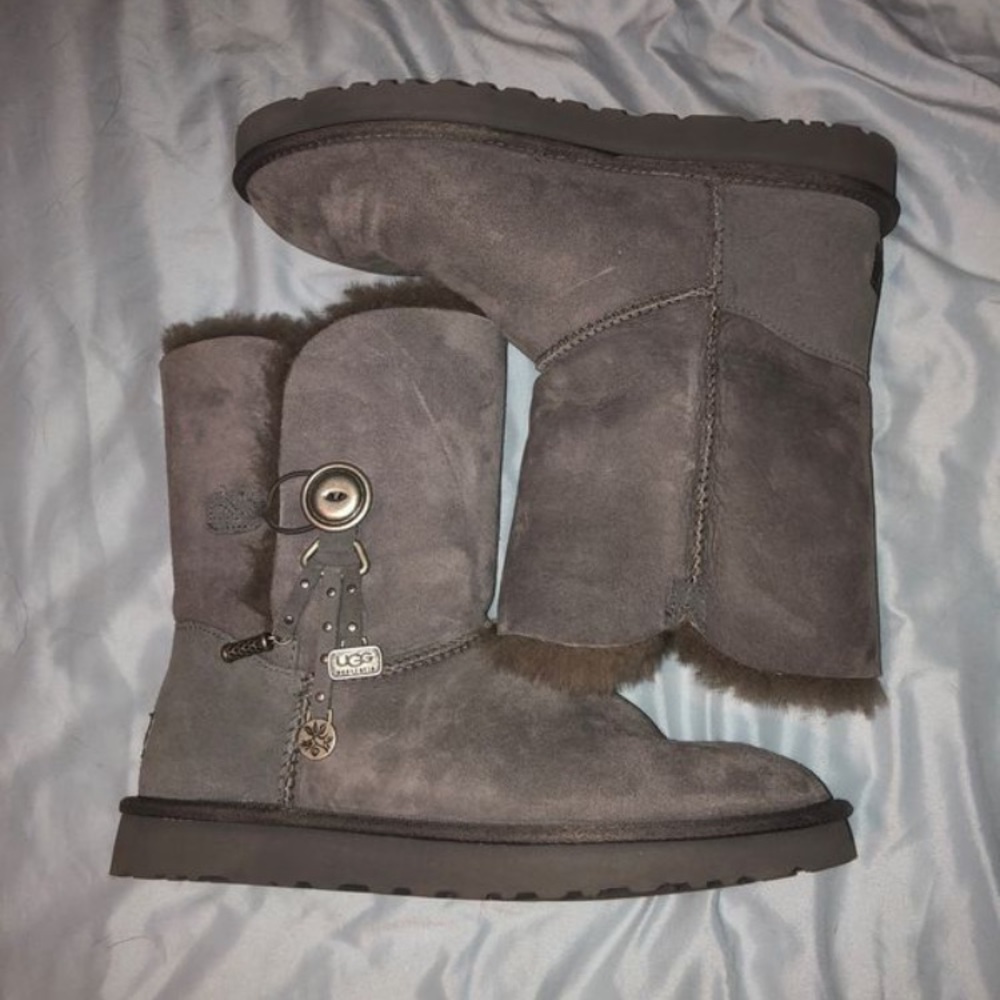 Gray short UGG boots